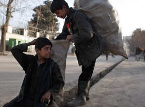 Afghan+Street+Kids+Receive+Education+Well7HtGTdFl