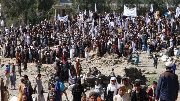 اعضای گروه طالبان امضای موافقتنامه صلح آمریکا با طالبان را جشن گرفتند