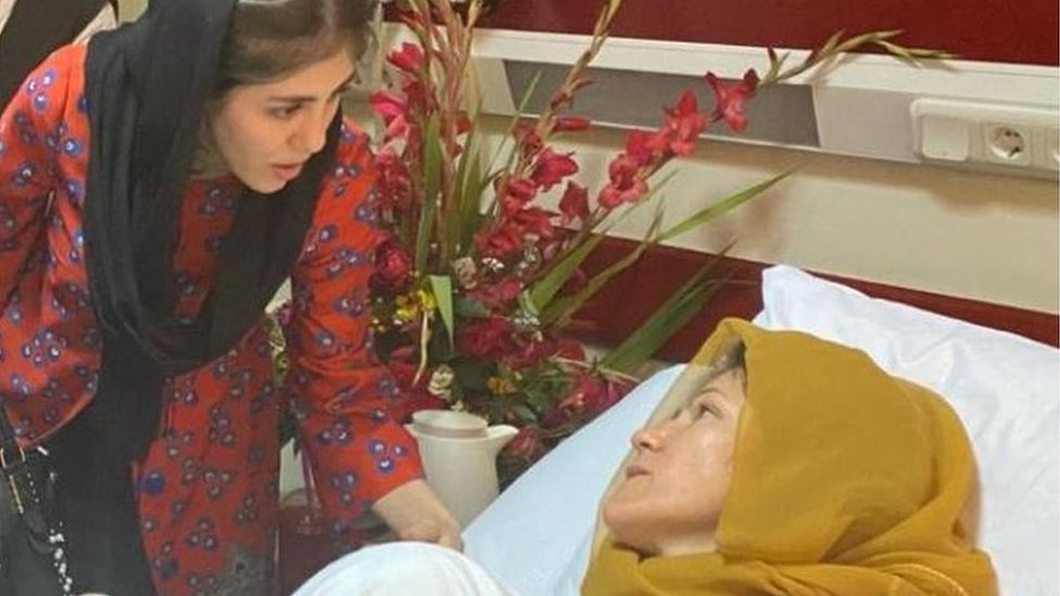 Shuhra talking to her injured mum Fawzia Koofi'