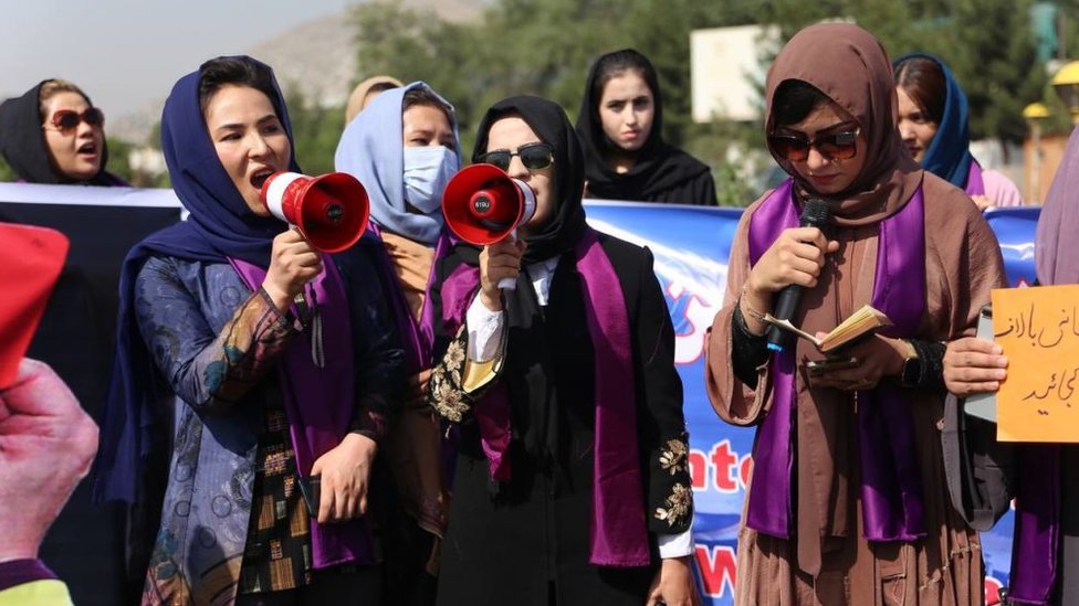 Women demonstrate for rights under the Taliban in Kabul, 4 September 2021